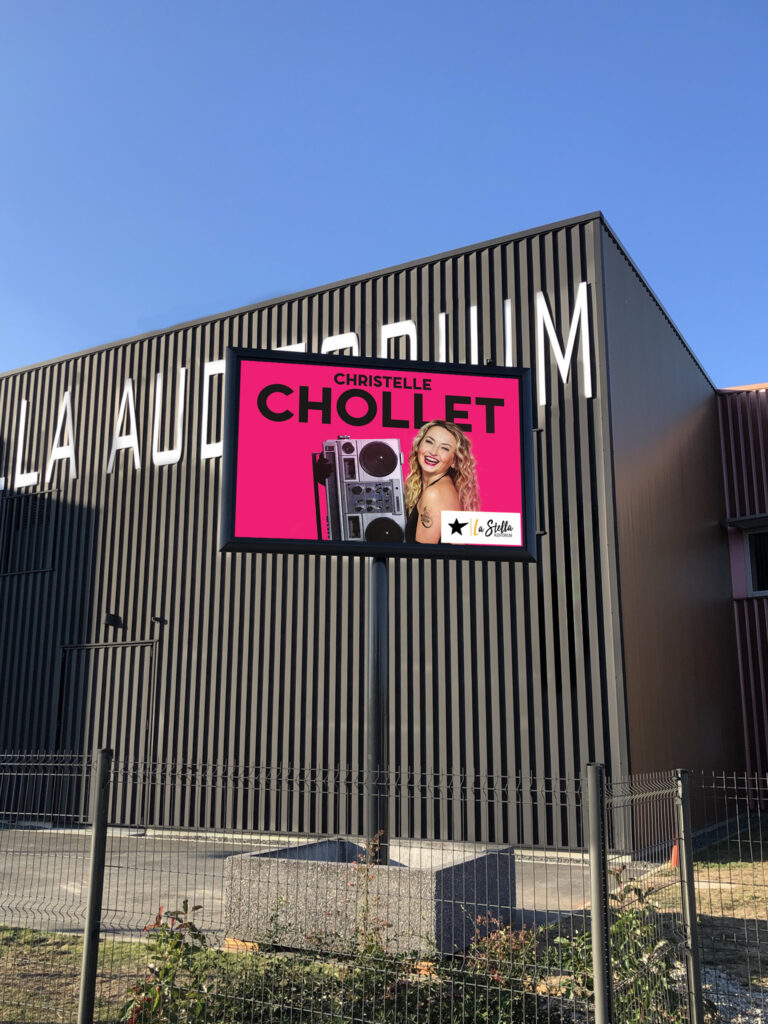 Mur LED extérieur de 4 m² sur structure autoportante installé par HOYèS pour un événement