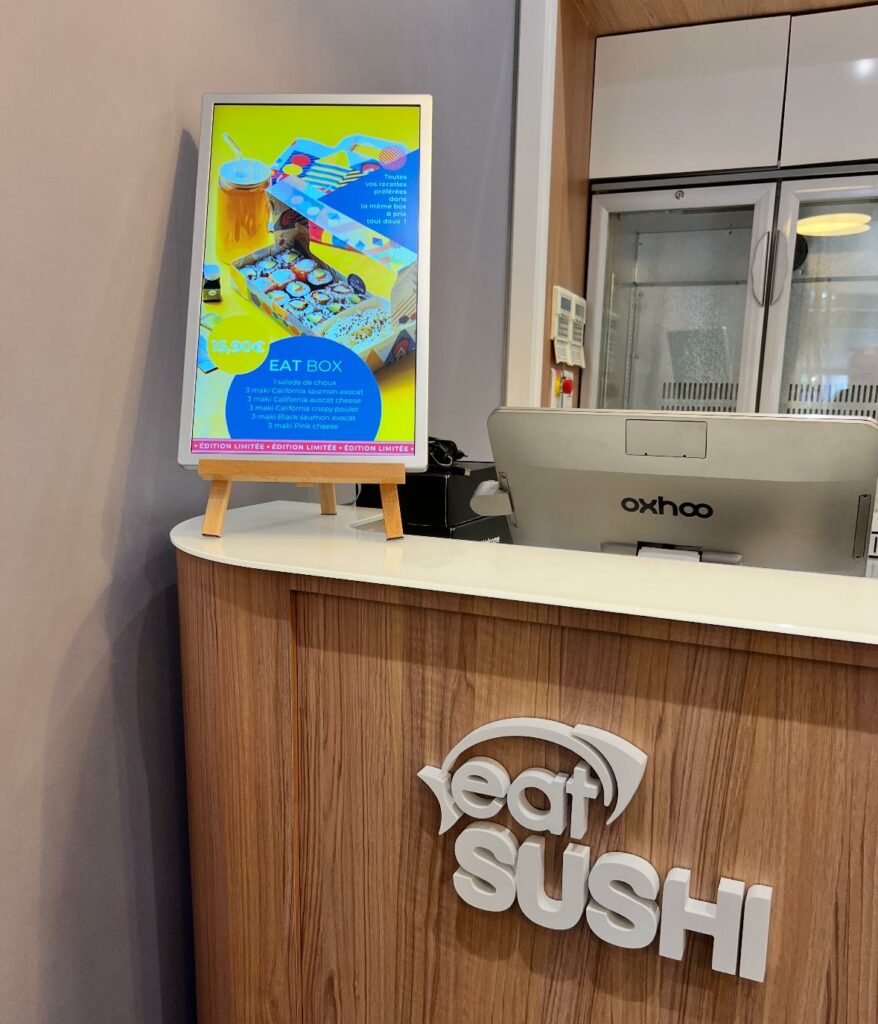Menu board digital installé par HOYèS sur site
